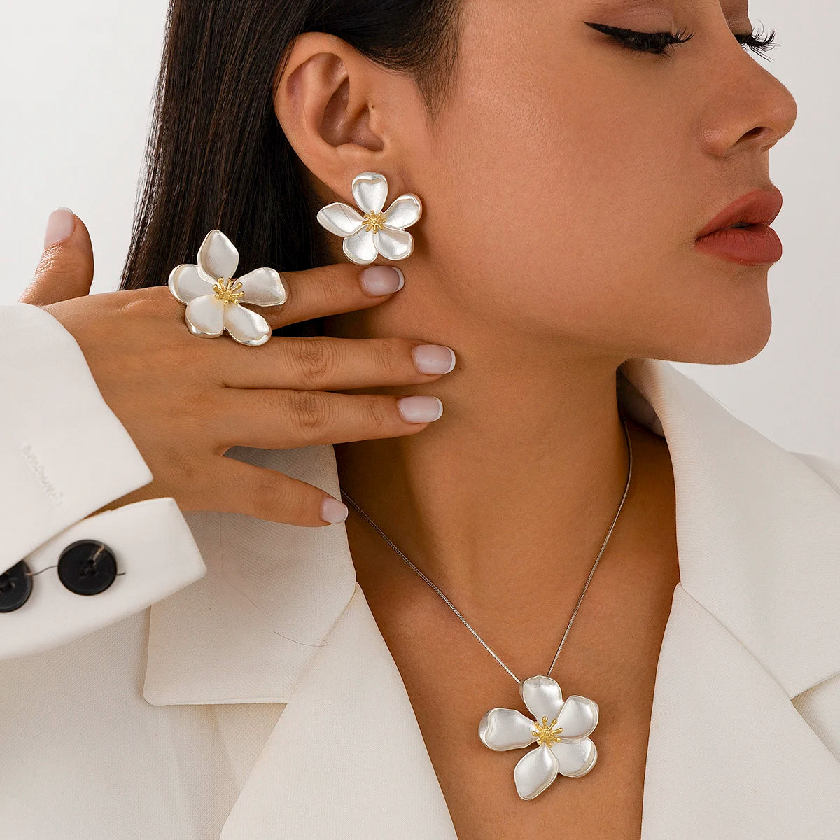 Ingemark Goth Petal Flower Pendant Thin Chain Necklace Stud Earrings Rings for Women Wed Bridal Jewelry Set Engagement Gift New