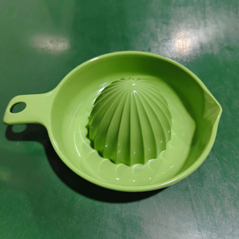 Kitchen Citrus Fruits Squeezer Orange Hand Manual Juicer Kitchen Tools Lemon Orange Juicer Food Grade Plastic Manual Juicer