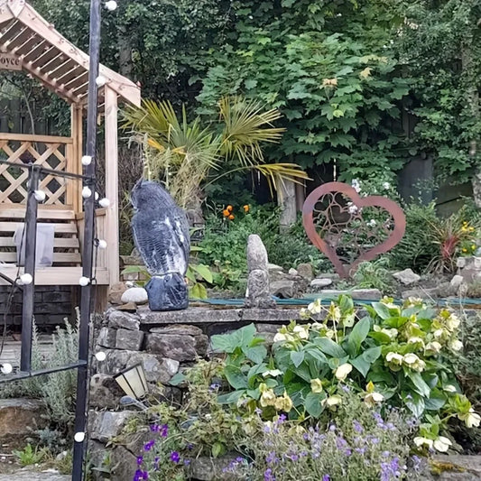 Rustic Metal Heart Garden Stake, Iron Heart Silhouette Yard Art, Farmhouse Outdoor Decor for Christmas, Easter, Halloween