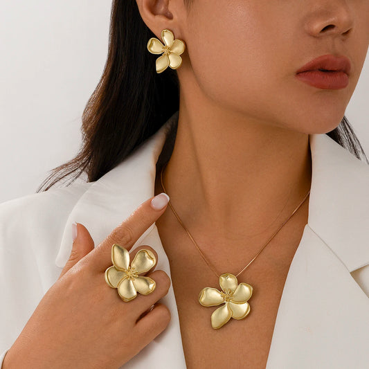 Ingemark Goth Petal Flower Pendant Thin Chain Necklace Stud Earrings Rings for Women Wed Bridal Jewelry Set Engagement Gift New